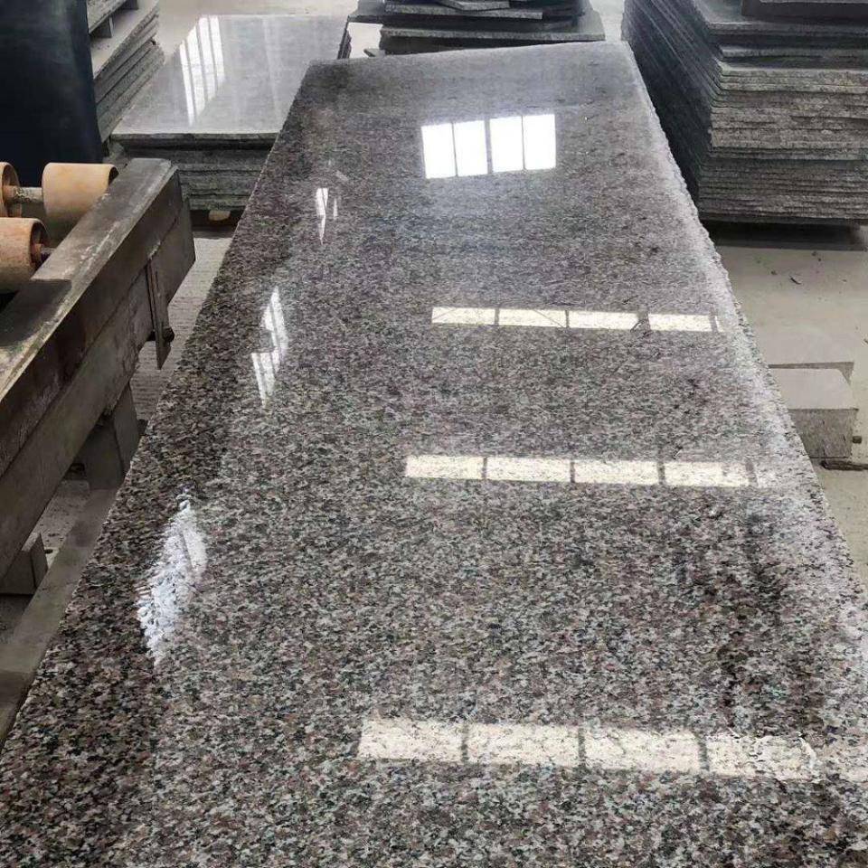 五莲红石材五莲花石材火烧板路沿石加工