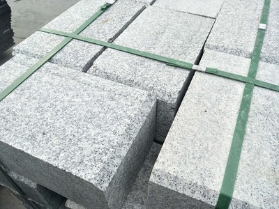 成都仿花岗岩路沿石道路的施工方式